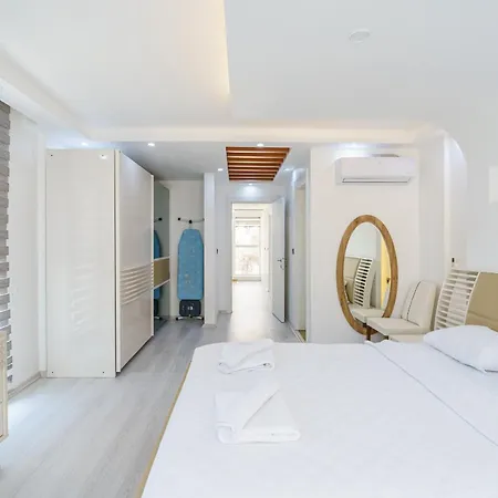 Luxury Ada Marin